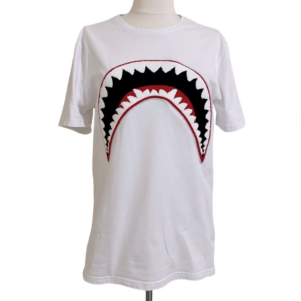HUDSON Eternity Bc/Ad Men’s Shark Mouth Appliqué Men’s White T-Shirt Medium